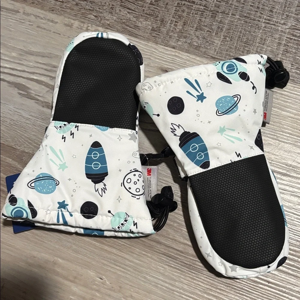 NWT Snow waterproof mittens